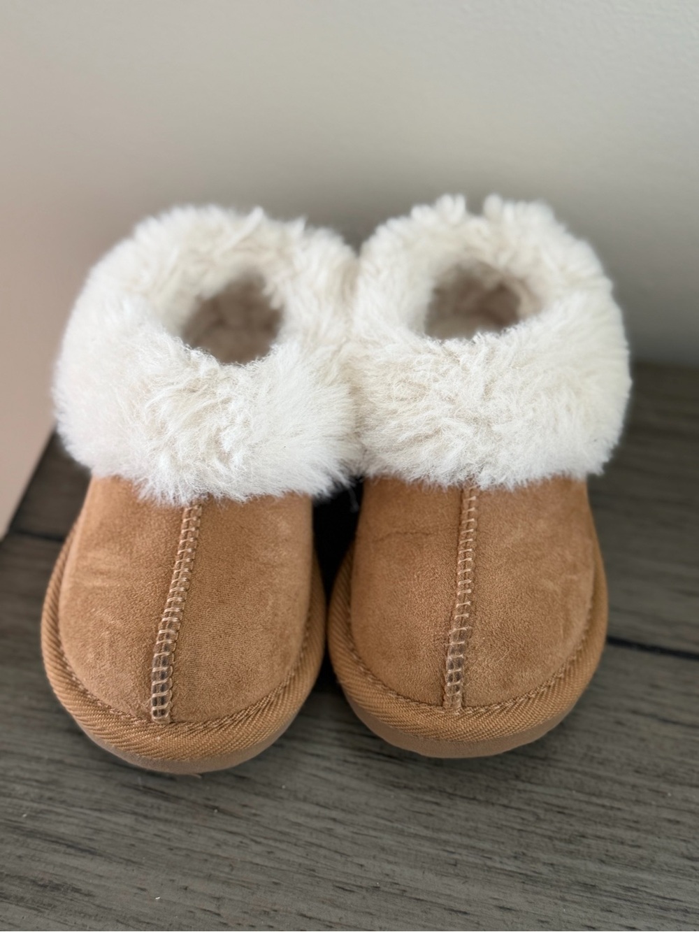 Cat & Jack Kids Tan Moccasin Slippers with Cream Faux Fur Cuff